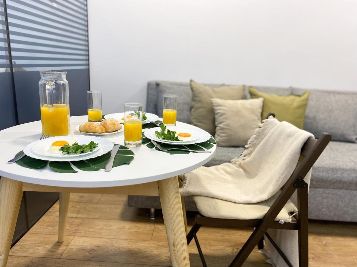 Студия В Стиле Loft В Центре Города Almaty Exterior foto
