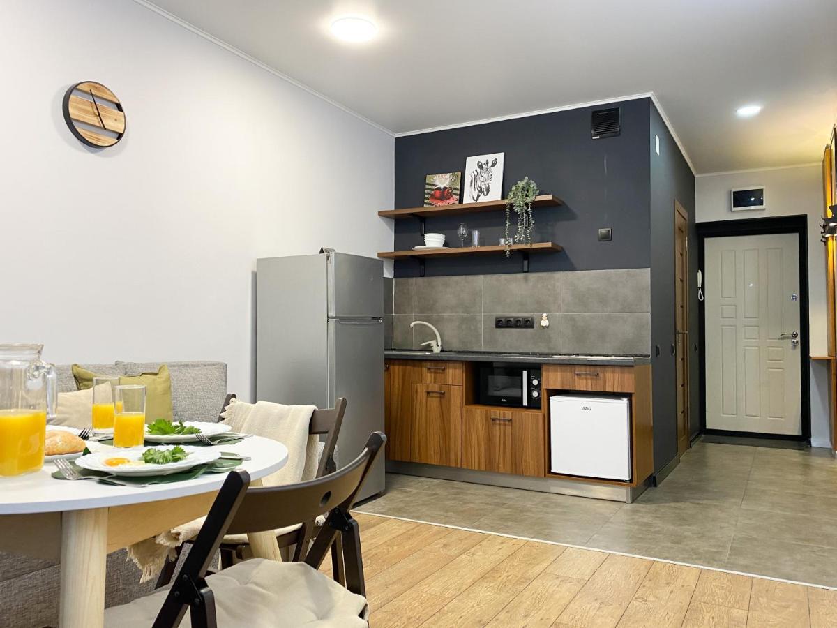 Студия В Стиле Loft В Центре Города Almaty Exterior foto
