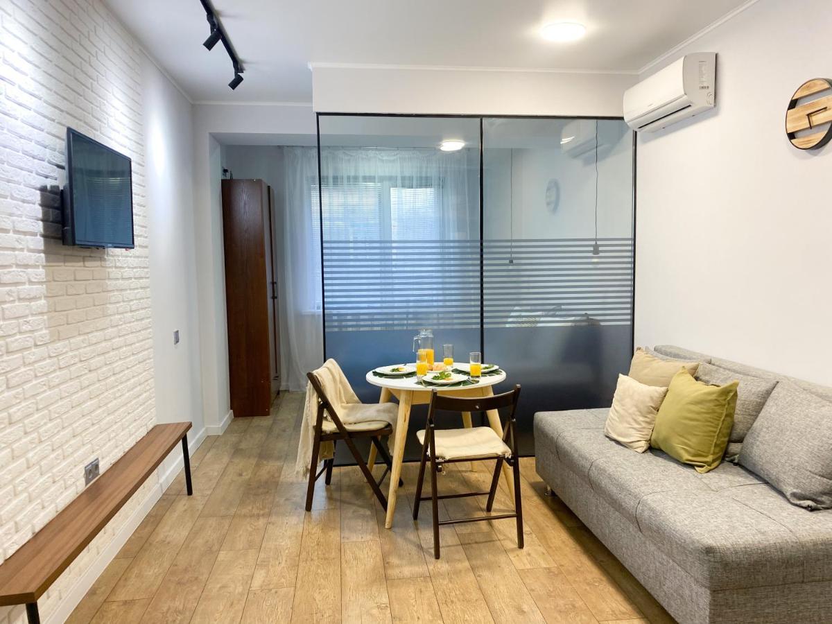 Студия В Стиле Loft В Центре Города Almaty Exterior foto