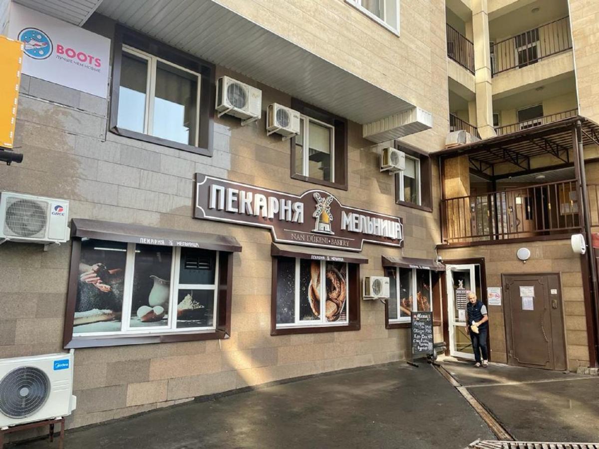 Студия В Стиле Loft В Центре Города Almaty Exterior foto