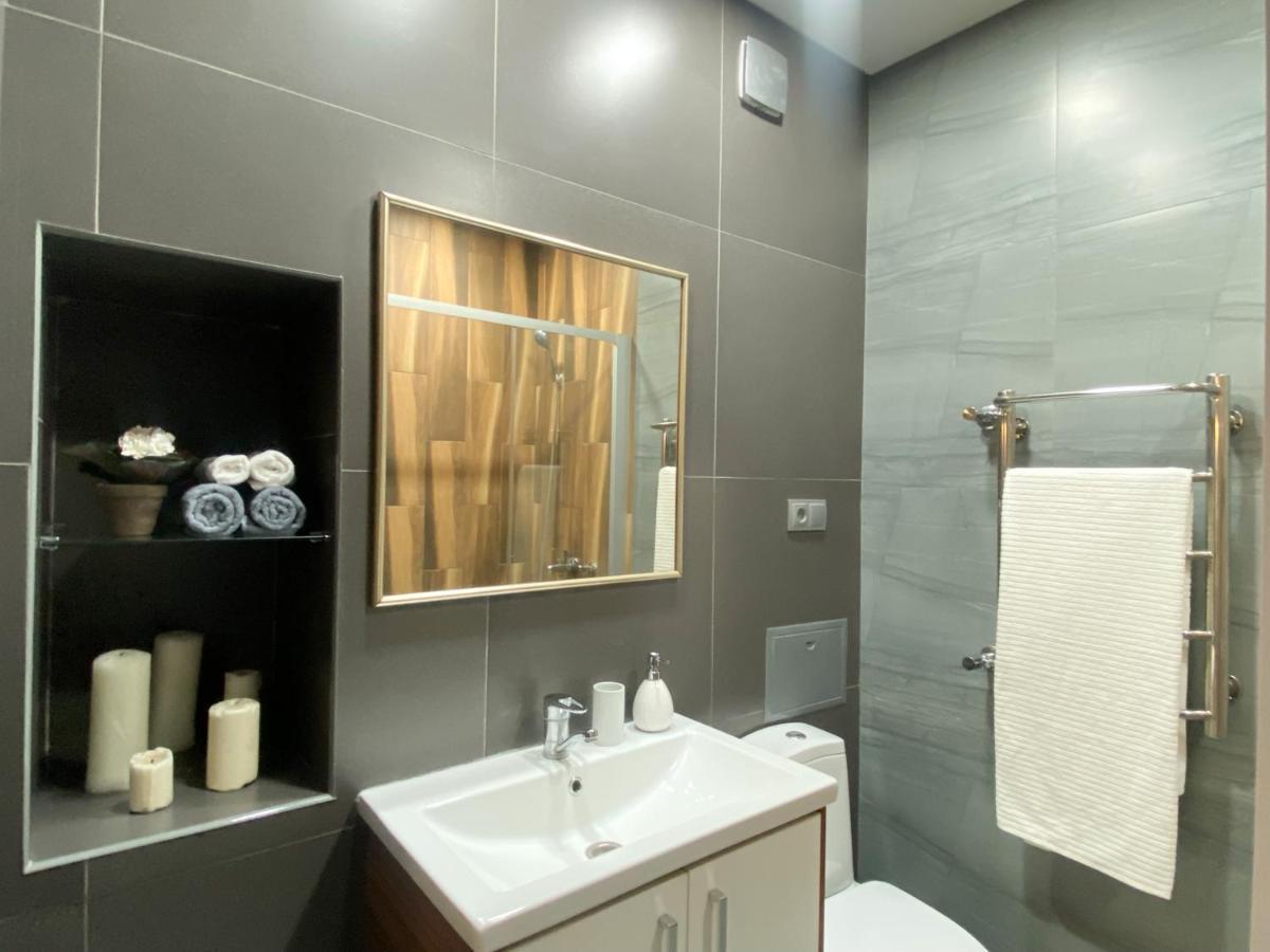 Студия В Стиле Loft В Центре Города Almaty Exterior foto